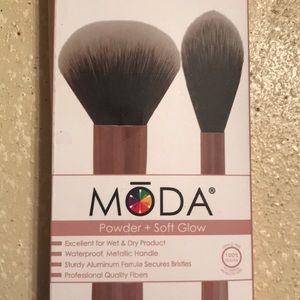 MŌDA Powder & Soft Glow Synthetic Brushes